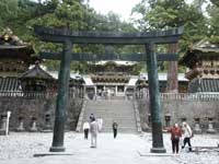 Никко - мавзолей Токугавый Иэясу - ворота Йомеймон