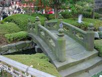 Токио: японский сад в храме Асакуса